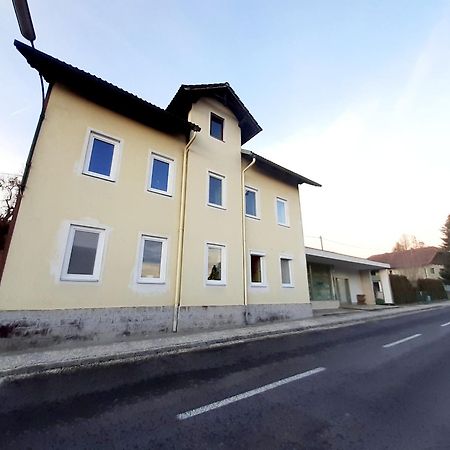 Grosse Altbauwohnung Auf Dem Land Kallham エクステリア 写真