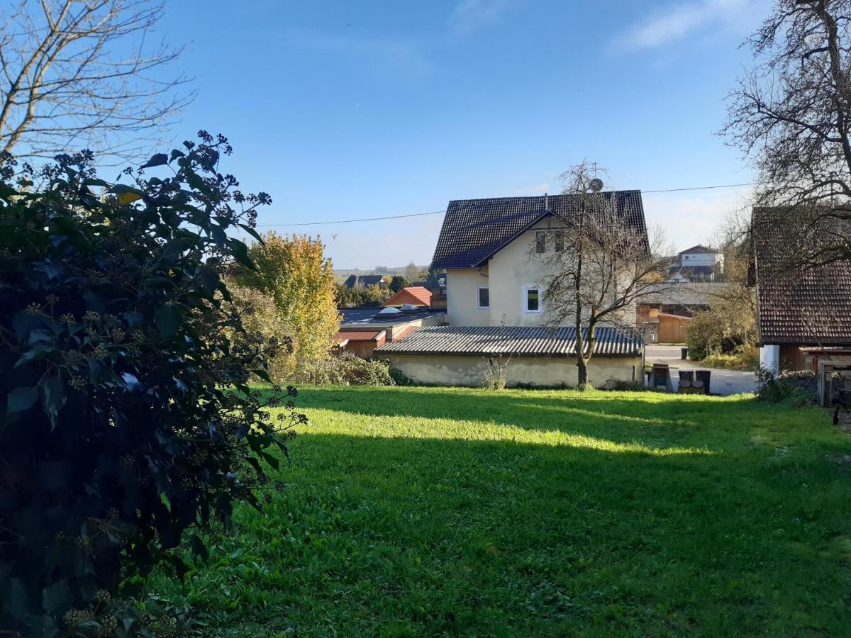Grosse Altbauwohnung Auf Dem Land Kallham エクステリア 写真